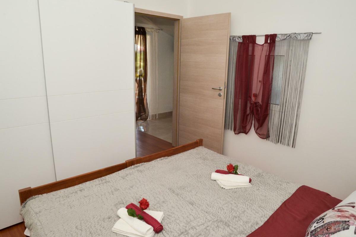 Apartment Antonio Zara Esterno foto