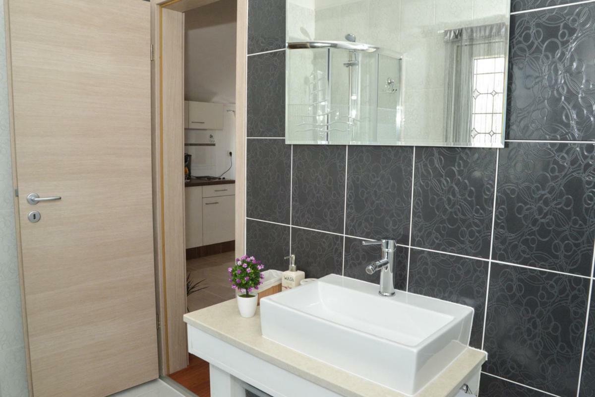 Apartment Antonio Zara Esterno foto